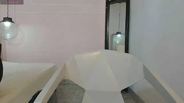 Izelevans online show from 04/15/26, 10:54