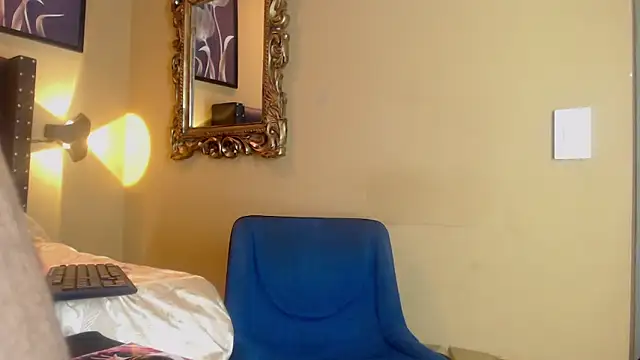 Snapshot of alejandroo_ chatting on 12/01/25, 10:21 alejandroo online show from 12/01/25, 10:21