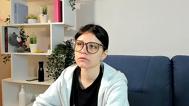 ShanaHearns online show from 11/29/25, 07:30