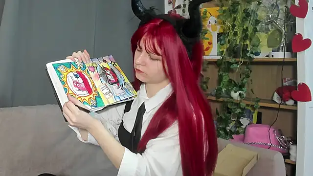 ShanaHearns online show from 11/28/25, 08:25