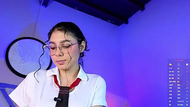 Snapshot of naty_saenz chatting on 12/16/25, 10:08 naty saenz online show from 12/16/25, 10:08