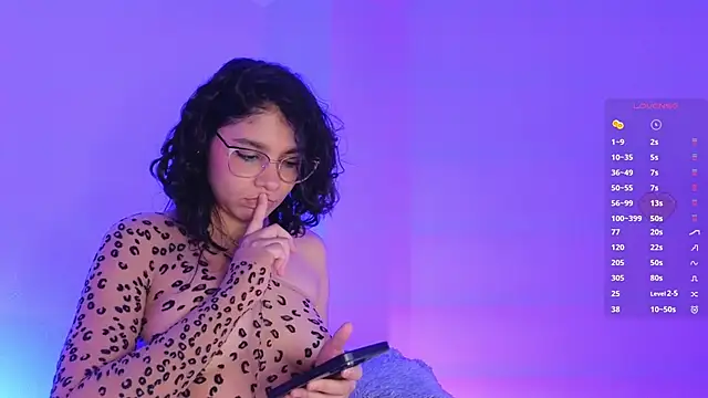 Snapshot of naty_saenz chatting on 06/20/26, 09:58 naty saenz online show from 06/20/26, 09:58