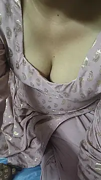 SameeraReddy19 online show from 04/20/26, 01:24