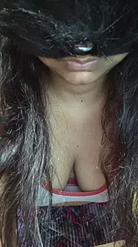 SameeraReddy19 online show from 12/22/25, 01:55