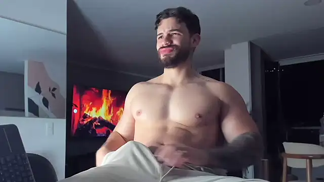 Valenthino Salvatore online show from 04/10/26, 03:35