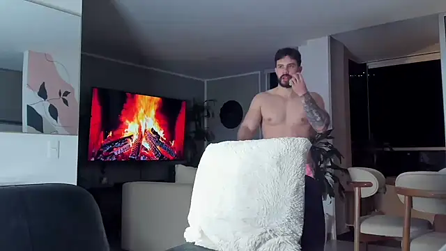 Valenthino Salvatore online show from 03/23/26, 03:50