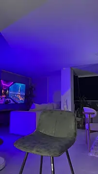 Snapshot of Valenthino_Salvatore chatting on 12/15/25, 04:07 Valenthino Salvatore online show from 12/15/25, 04:07