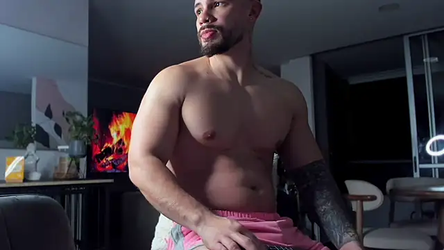 Valenthino Salvatore online show from 04/17/26, 03:53