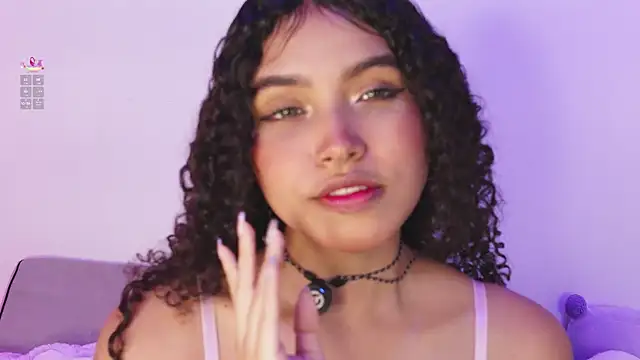 EloiseSweetxx online show from 04/07/26, 06:43