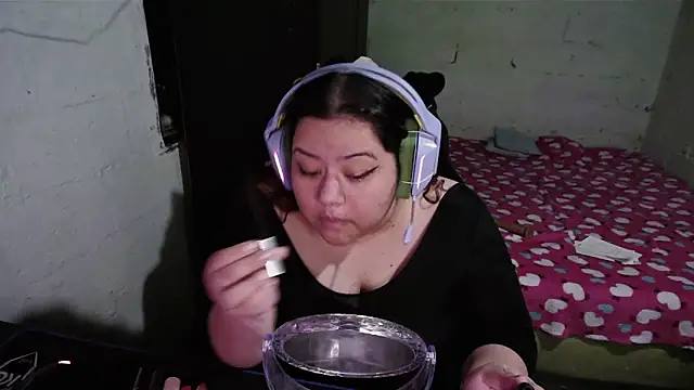 OppaichanUwU online show from 12/02/25, 01:06