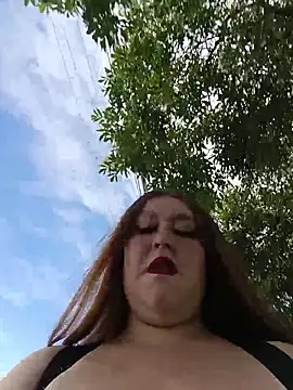 Snapshot of Shofy22 chatting on 11/29/25, 01:22 Shofy22 online show from 11/29/25, 01:22