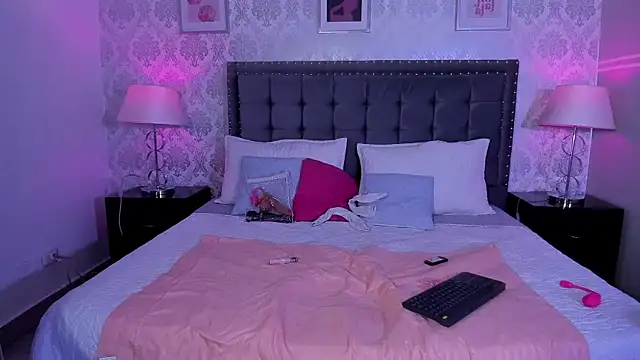 Evabellee online show from 11/29/25, 02:17