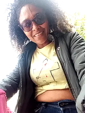 Snapshot of MaayaFonseca chatting on 12/16/25, 05:39 MaayaFonseca online show from 12/16/25, 05:39