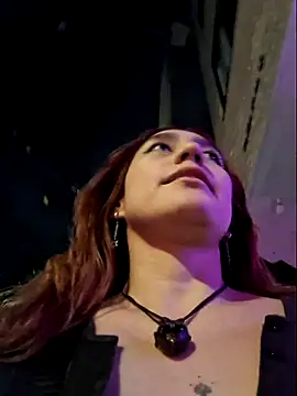 Eveeelyn25 online show from 12/18/25, 01:22