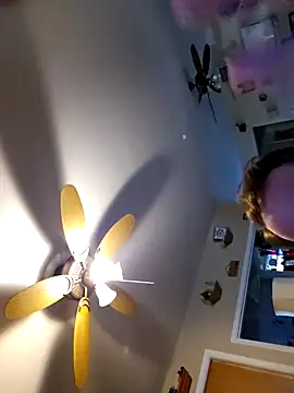 Snapshot of PinellasPlay chatting on 12/20/25, 09:39 PinellasPlay online show from 12/20/25, 09:39