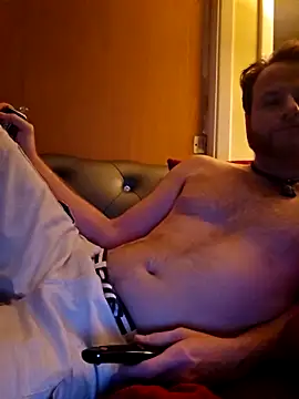 Snapshot of PinellasPlay chatting on 12/04/25, 11:04 PinellasPlay online show from 12/04/25, 11:04