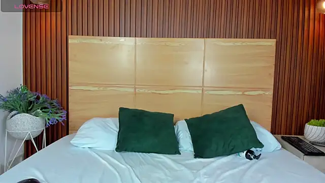 samantha loughty online show from 12/14/25, 08:53