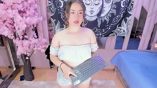 Naomistart online show from 12/14/25, 09:20