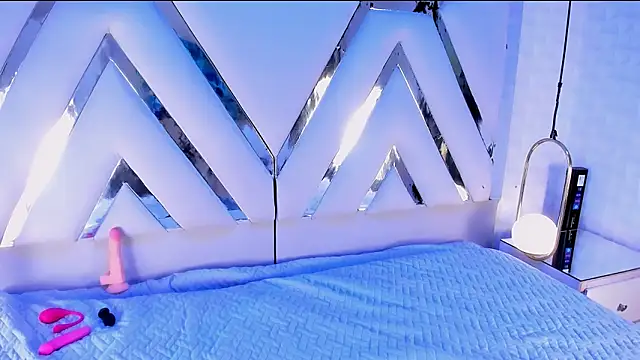 Violetbellarose1 online show from 12/18/25, 08:01