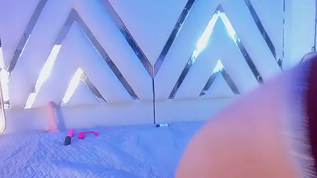 Violetbellarose1 online show from 12/04/25, 07:46