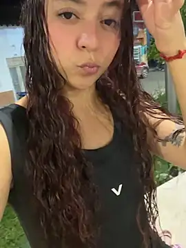 Snapshot of lindaa_natashaa_ chatting on 02/06/26, 01:12 lindaa natashaa online show from 02/06/26, 01:12