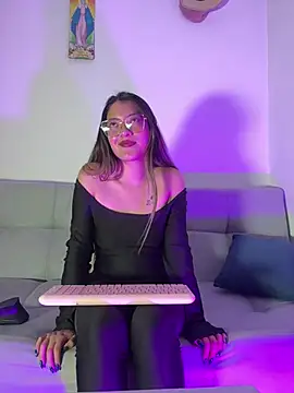 hanna  jones7 online show from 01/18/26, 10:13