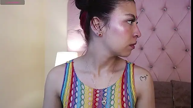 Hillary Thomson online show from 11/24/25, 01:00