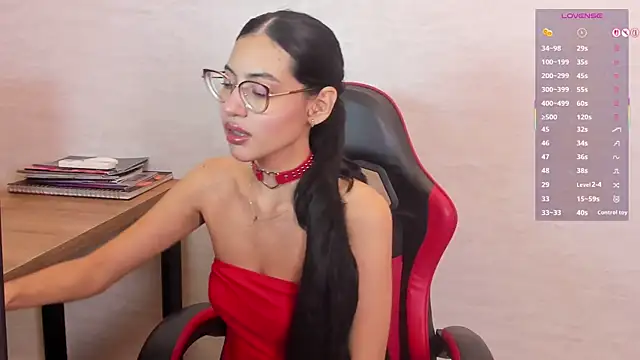 Snapshot of VanessaBoch chatting on 05/05/26, 07:50 VanessaBoch online show from 05/05/26, 07:50