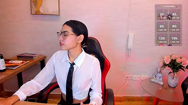 Snapshot of VanessaBoch chatting on 05/17/26, 07:47 VanessaBoch online show from 05/17/26, 07:47