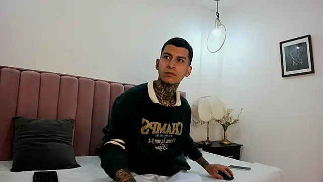 Andrew sanders68 online show from 12/20/25, 03:20