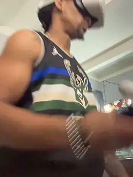 Snapshot of MTheRealrDLlongCrippler chatting on 12/19/25, 01:20 MTheRealrDLlongCrippler online show from 12/19/25, 01:20