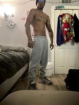 Snapshot of MTheRealrDLlongCrippler chatting on 12/14/25, 12:17 MTheRealrDLlongCrippler online show from 12/14/25, 12:17