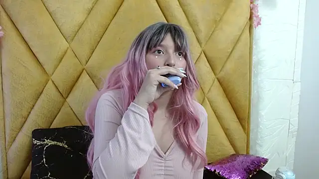 CandySwan online show from 12/18/25, 03:55