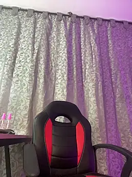 Snapshot of SOL_EF chatting on 12/17/25, 07:30 SOL EF online show from 12/17/25, 07:30