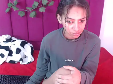 Tinyy Star online show from 11/29/25, 02:34