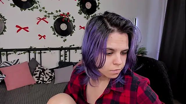 LiraBelle online show from 04/24/26, 03:08