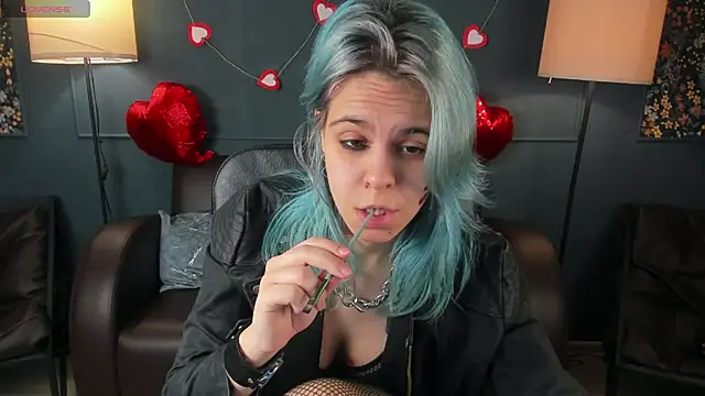 LiraBelle online show from 02/13/26, 03:17