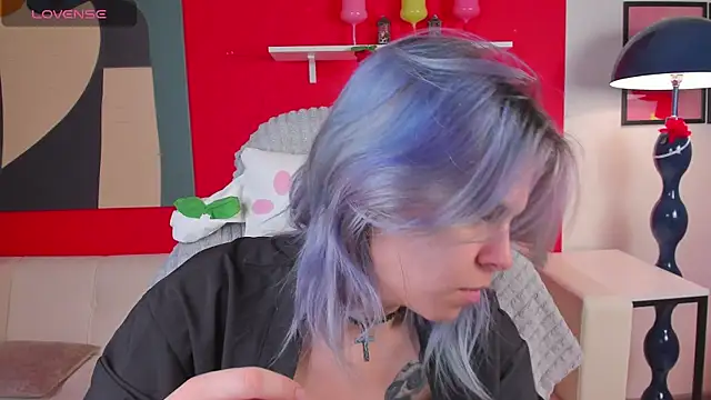 LiraBelle online show from 04/06/26, 03:02