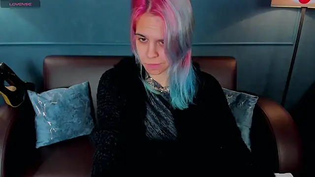 LiraBelle online show from 01/14/26, 09:57