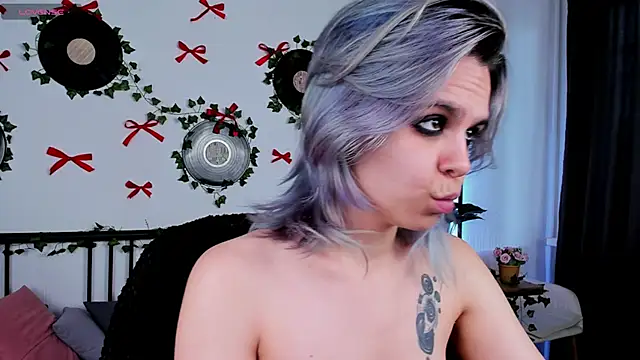 LiraBelle online show from 04/11/26, 07:45