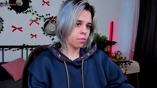 LiraBelle online show from 04/17/26, 03:09