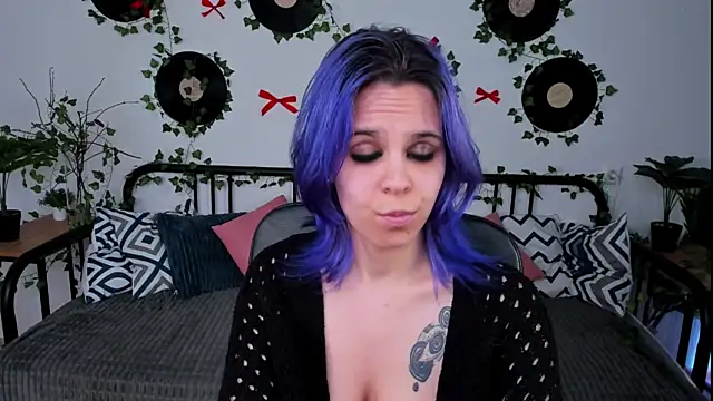LiraBelle online show from 04/20/26, 03:24