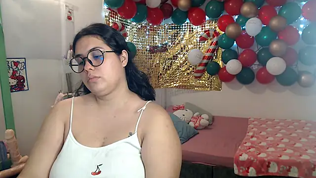 Snapshot of suckdreams19 chatting on 12/18/25, 04:39 suckdreams19 online show from 12/18/25, 04:39