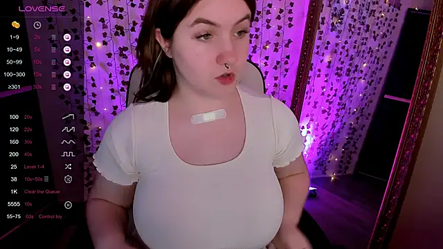 lovelyy julia online show from 03/21/26, 08:19