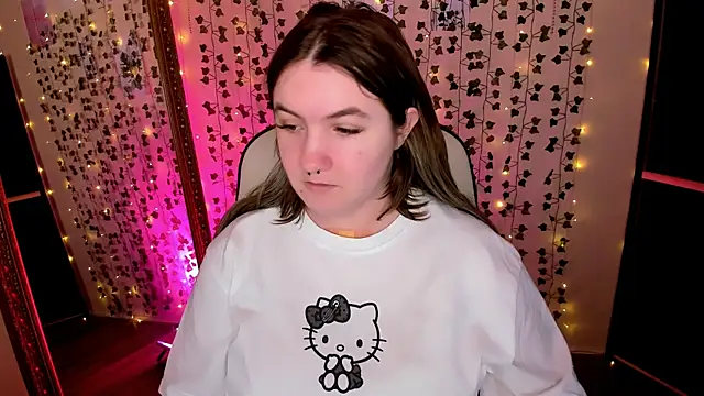 lovelyy julia online show from 03/07/26, 09:48