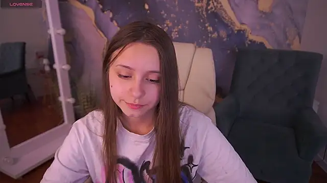TinyNatalie online show from 05/01/26, 01:27