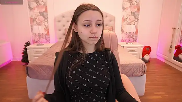 TinyNatalie online show from 01/18/26, 02:20