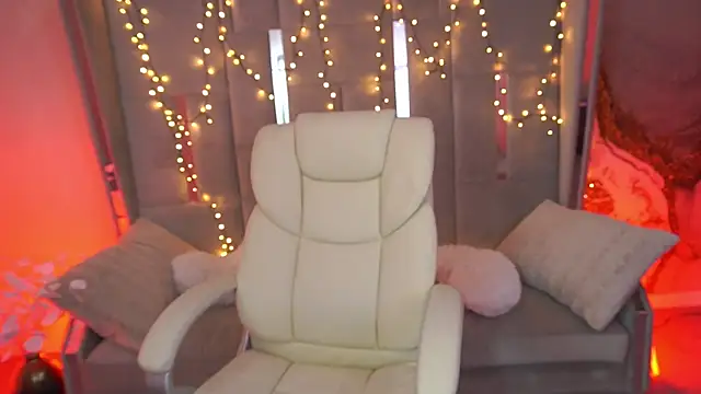 TinyNatalie online show from 04/28/26, 12:42