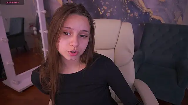 TinyNatalie online show from 05/02/26, 06:07