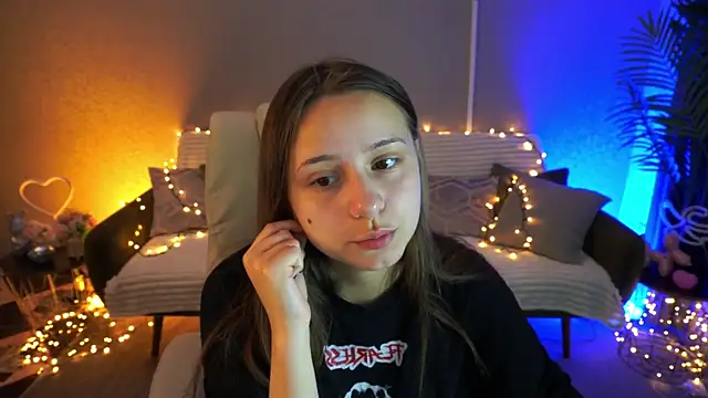 TinyNatalie online show from 05/17/26, 08:20